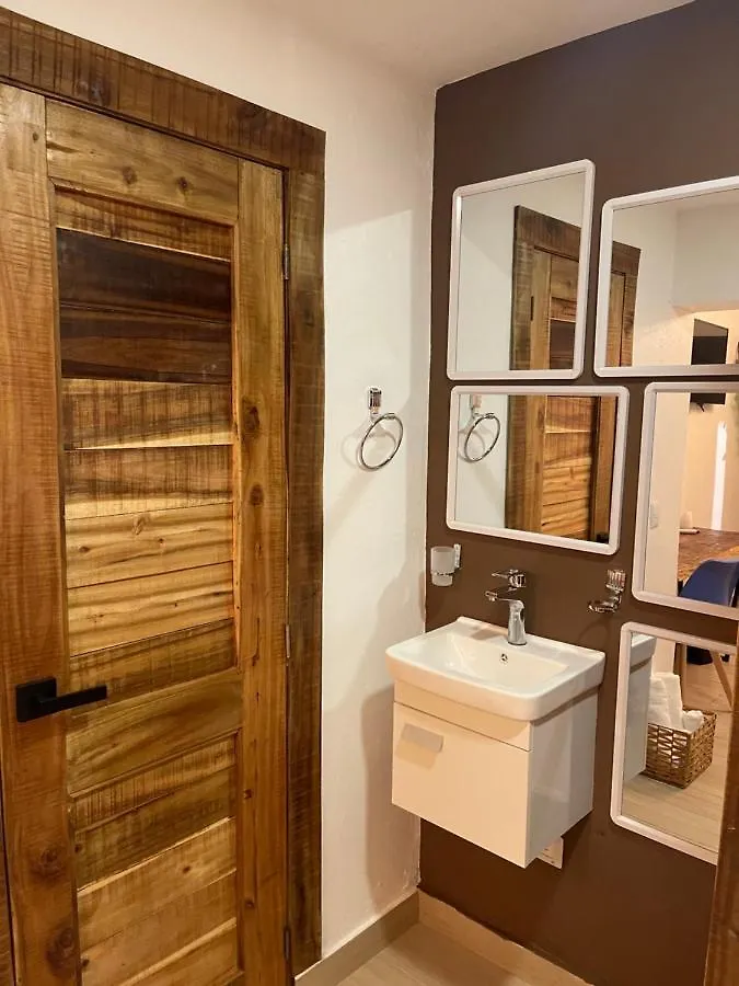 Studio 27 Санто-Доминго 4*,