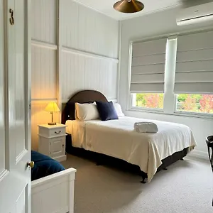 https://grand-old-crow.queenslandhotels.net